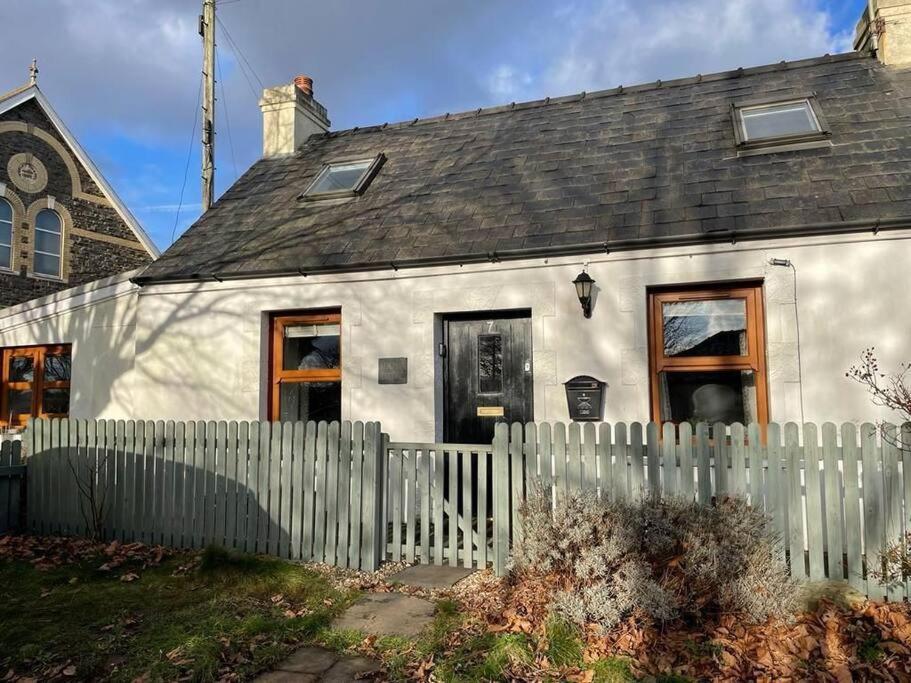 Traditional Stone Cottage In Heart Of The Village Llangwm  Extérieur photo